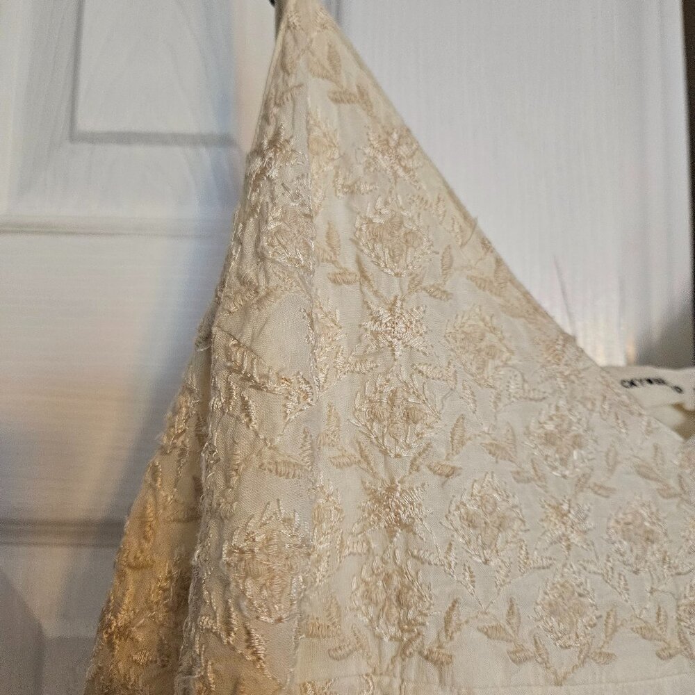 Lucky  embroidered  dress